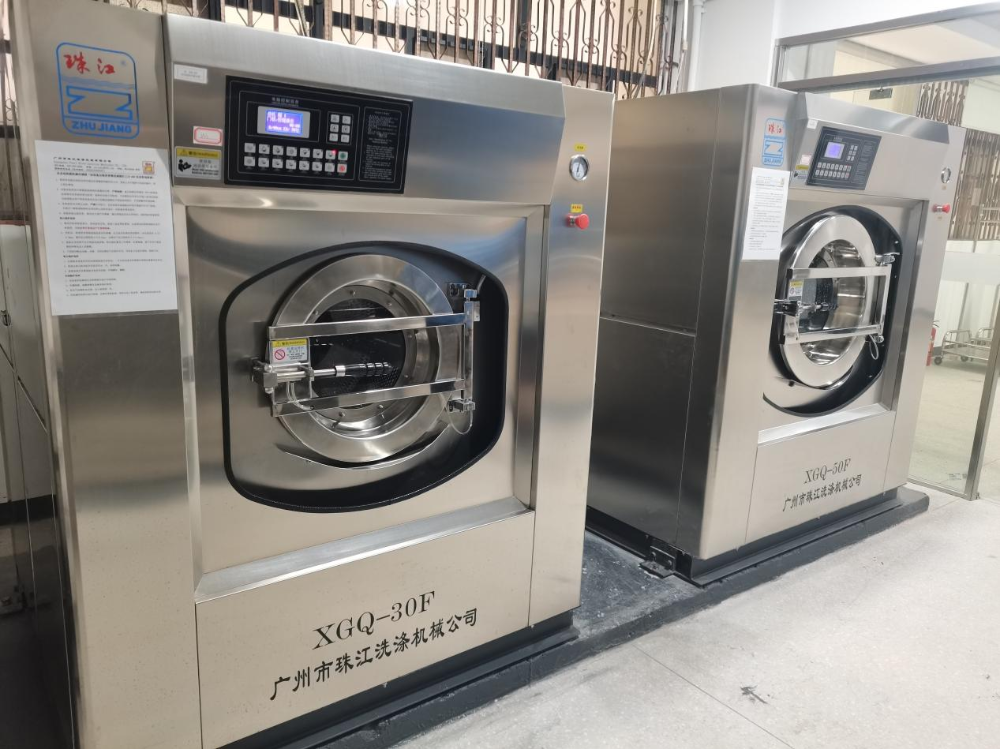 廣州大型干洗店專用工業(yè)用洗衣機XTH-250D：日均50噸布草僅耗1.5噸水，國產(chǎn)高能效廠家直營方案